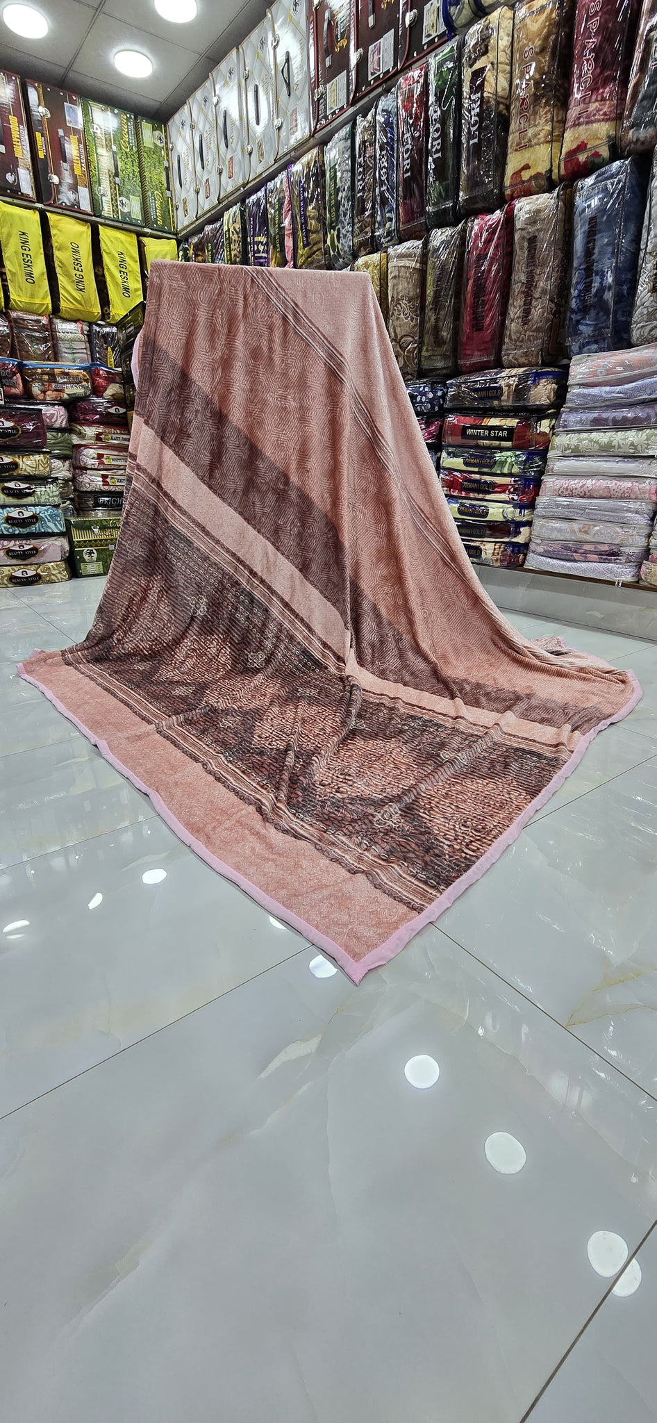 Spinsh silk flannel 
Size.200×240cm